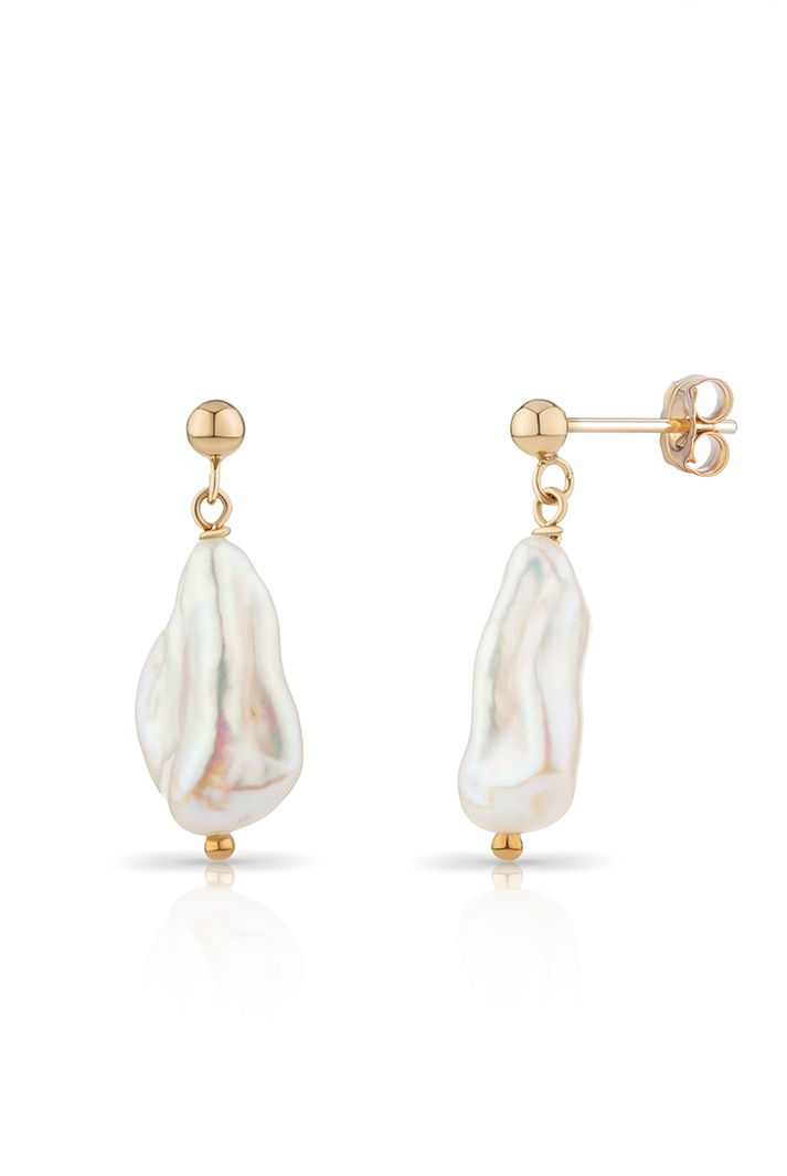PM Atelier Alyssa Baroque Pearl Short Drop Earrings featuring elegant gold hooks and lustrous pearl drops.