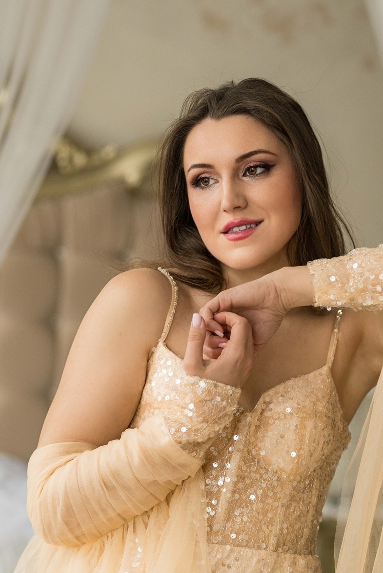 Size 6 Romance Luxury Dress with Detachable Sleeve Gloves - Atelier Calliste