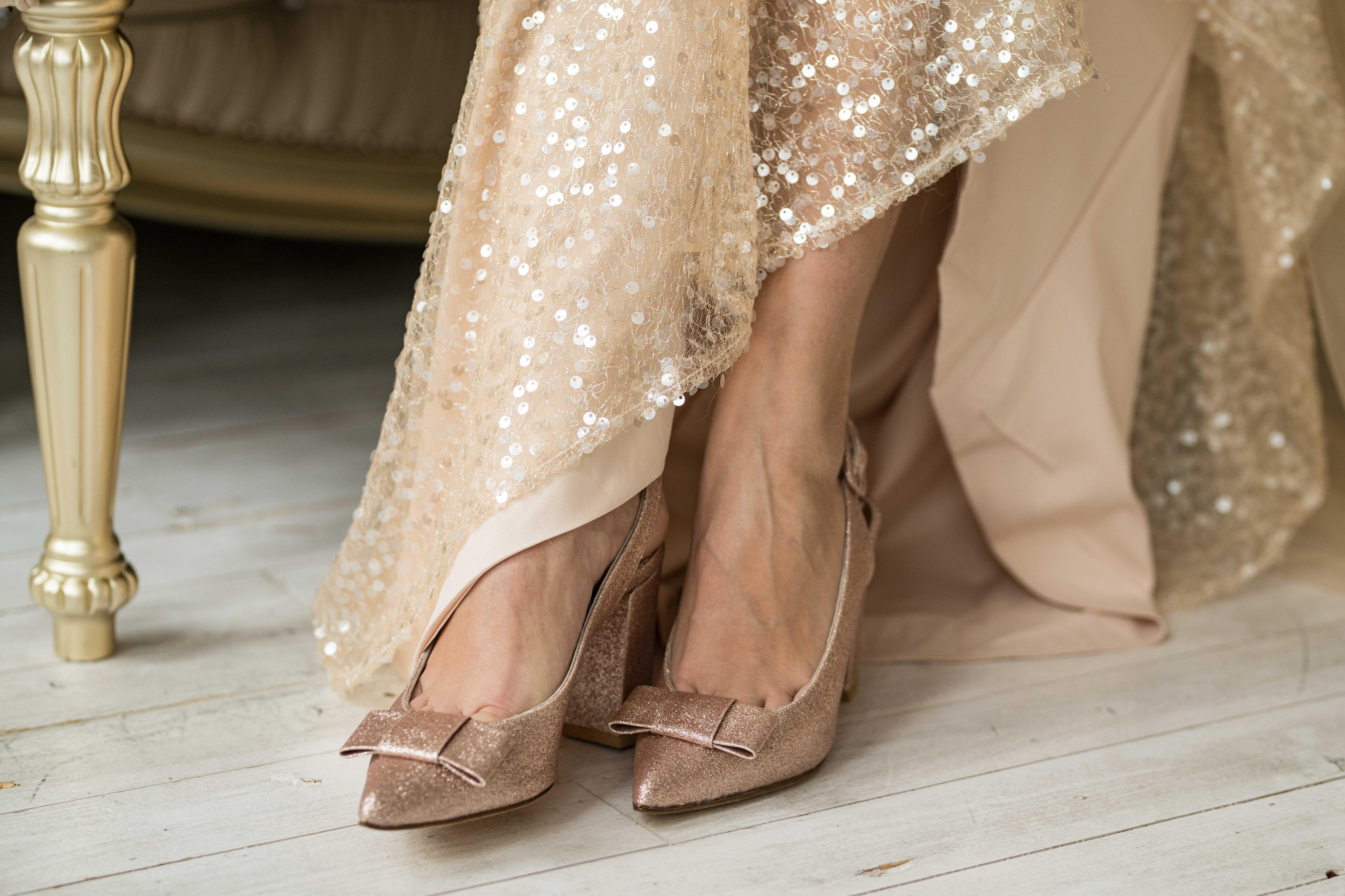 Size 6 Romance Luxury Dress with Detachable Sleeve Gloves - Atelier Calliste