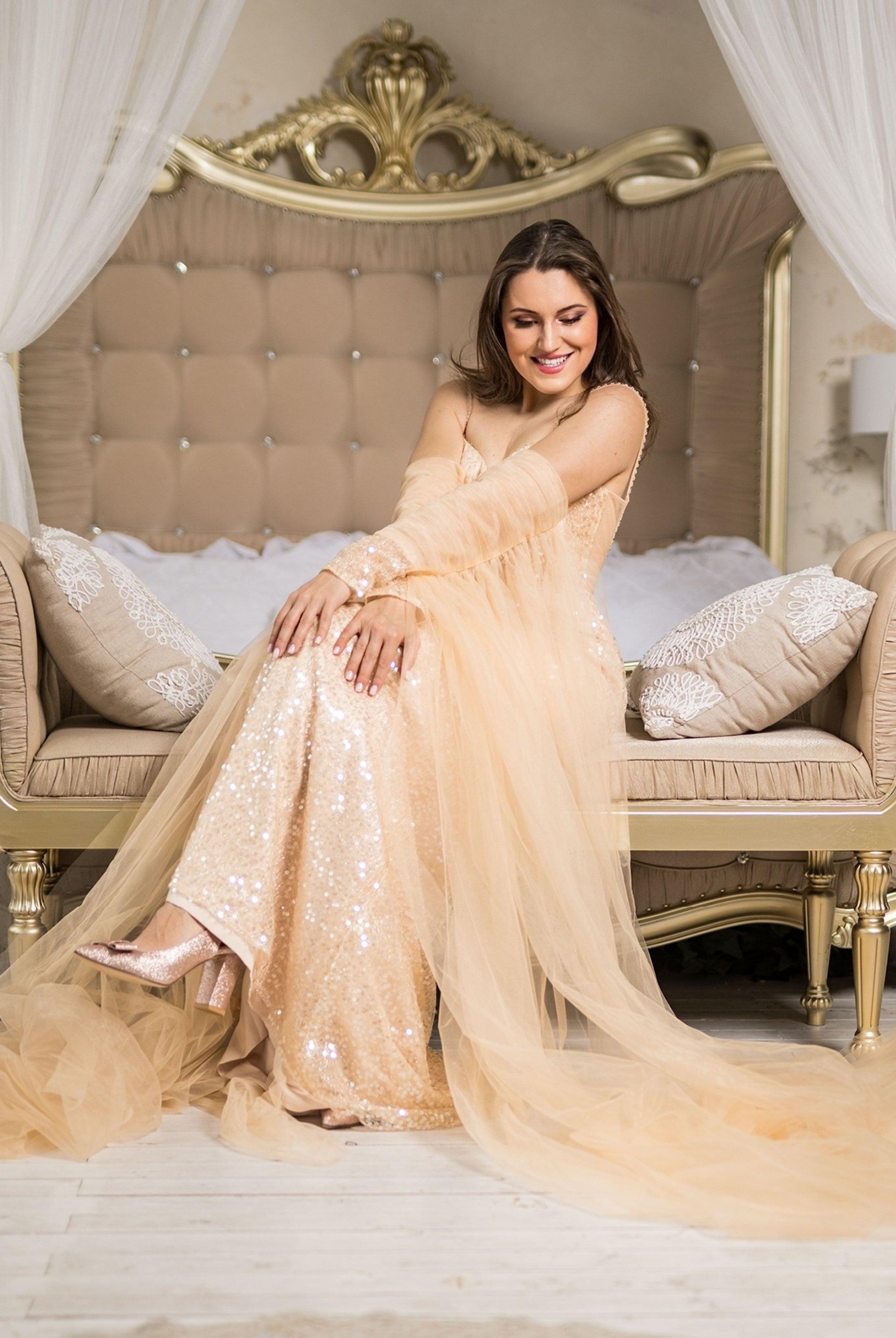 Size 6 Romance Luxury Dress with Detachable Sleeve Gloves - Atelier Calliste