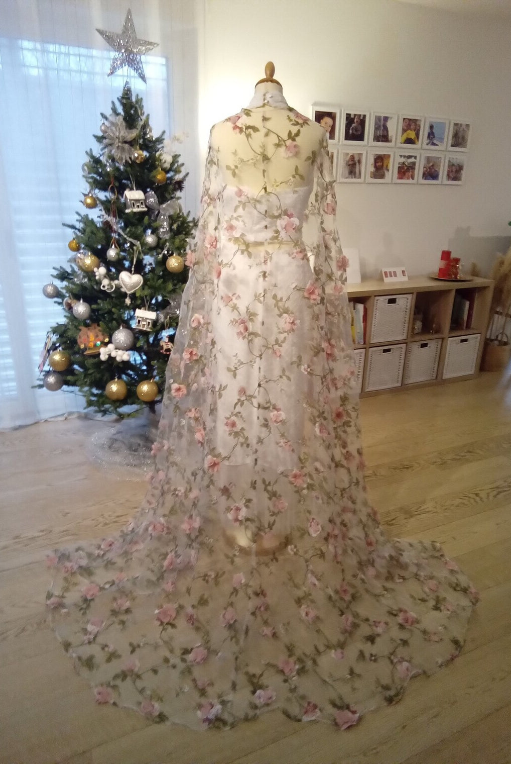Romantic floral cape - Atelier Calliste