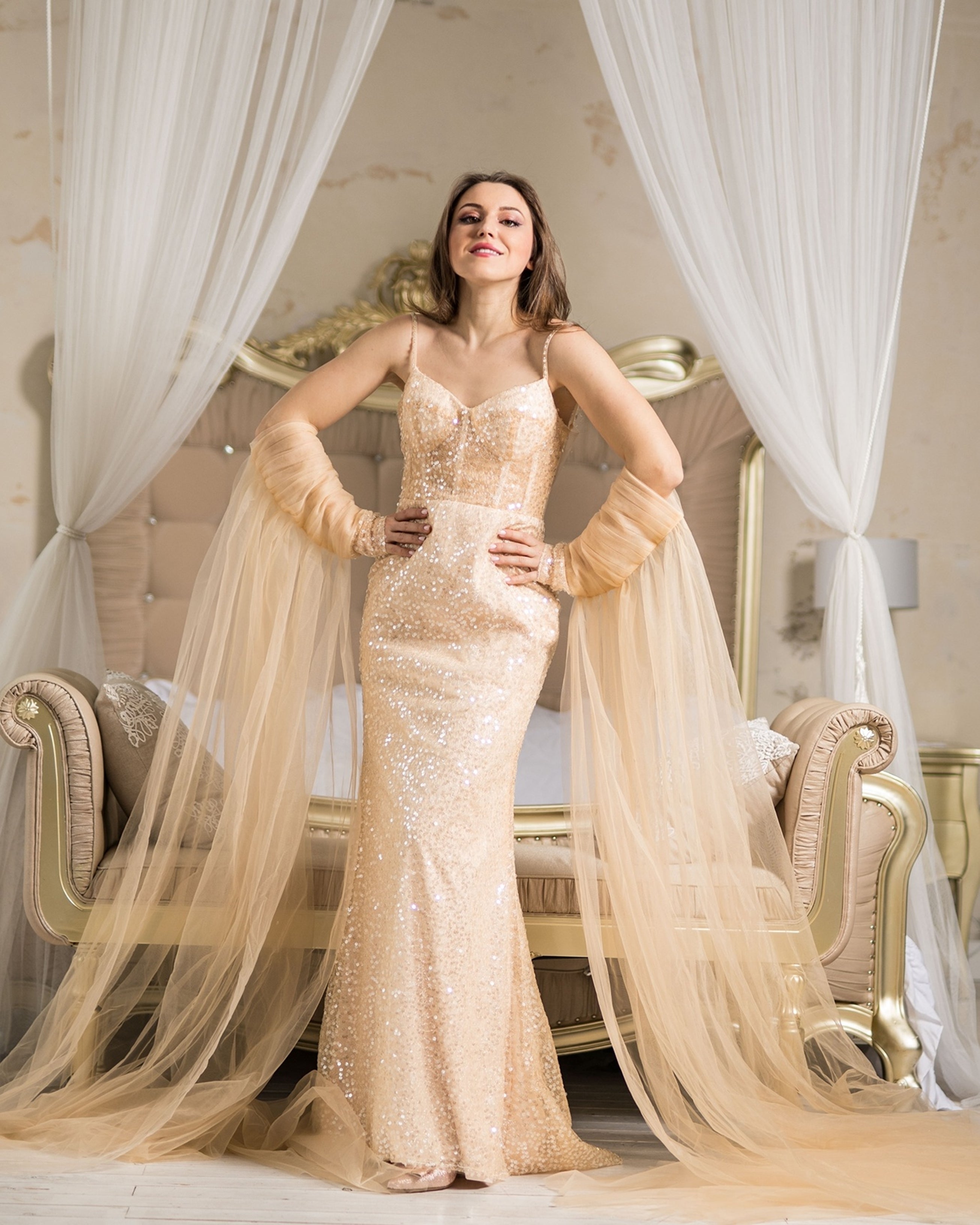 Size 6 Romance Luxury Dress with Detachable Sleeve Gloves - Atelier Calliste