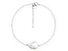 Alyssa single Keishi pearl bracelet by PM Atelier featuring elegant freshwater pearls on a delicate bracelet.