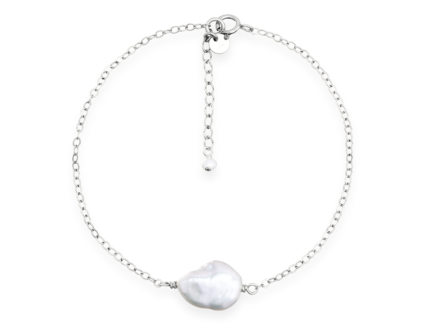 Alyssa single Keishi pearl bracelet by PM Atelier featuring elegant freshwater pearls on a delicate bracelet.