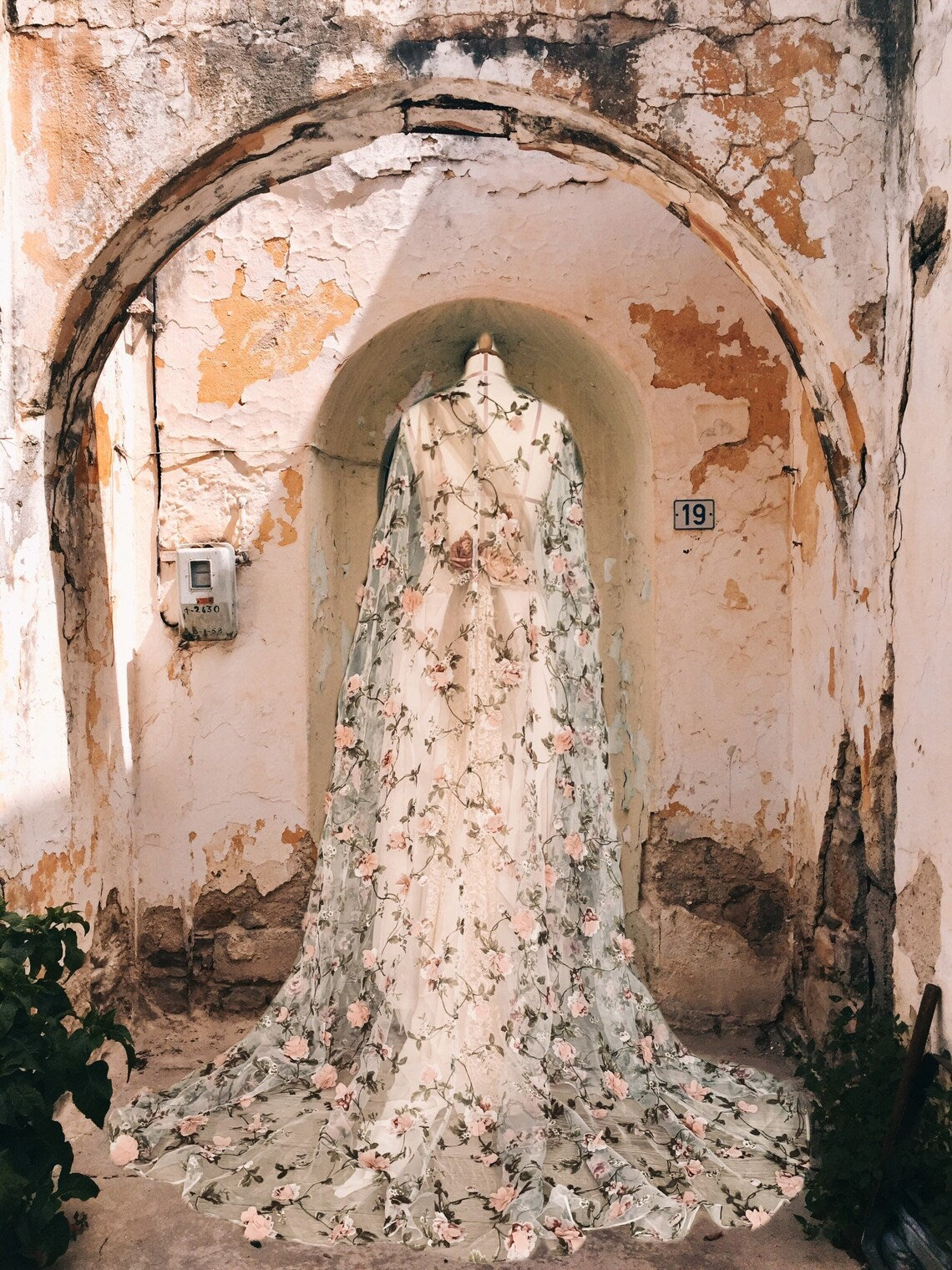 Romantic floral cape - Atelier Calliste