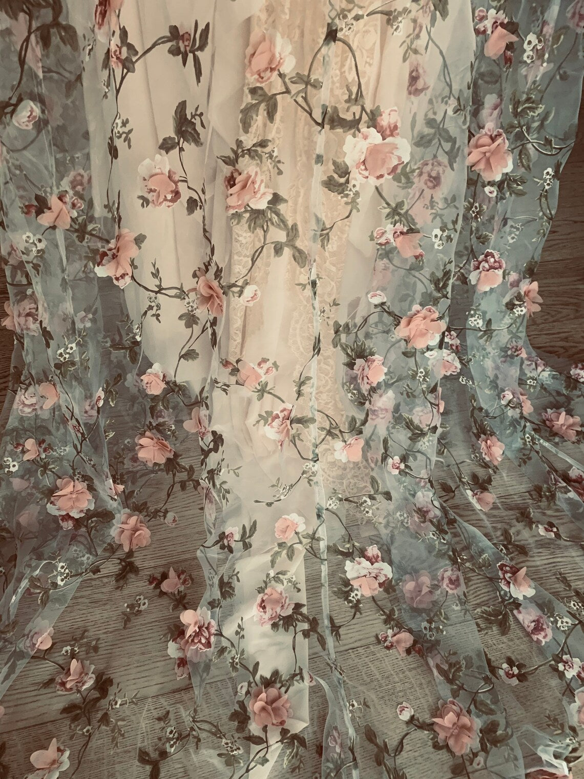 Romantic floral cape - Atelier Calliste