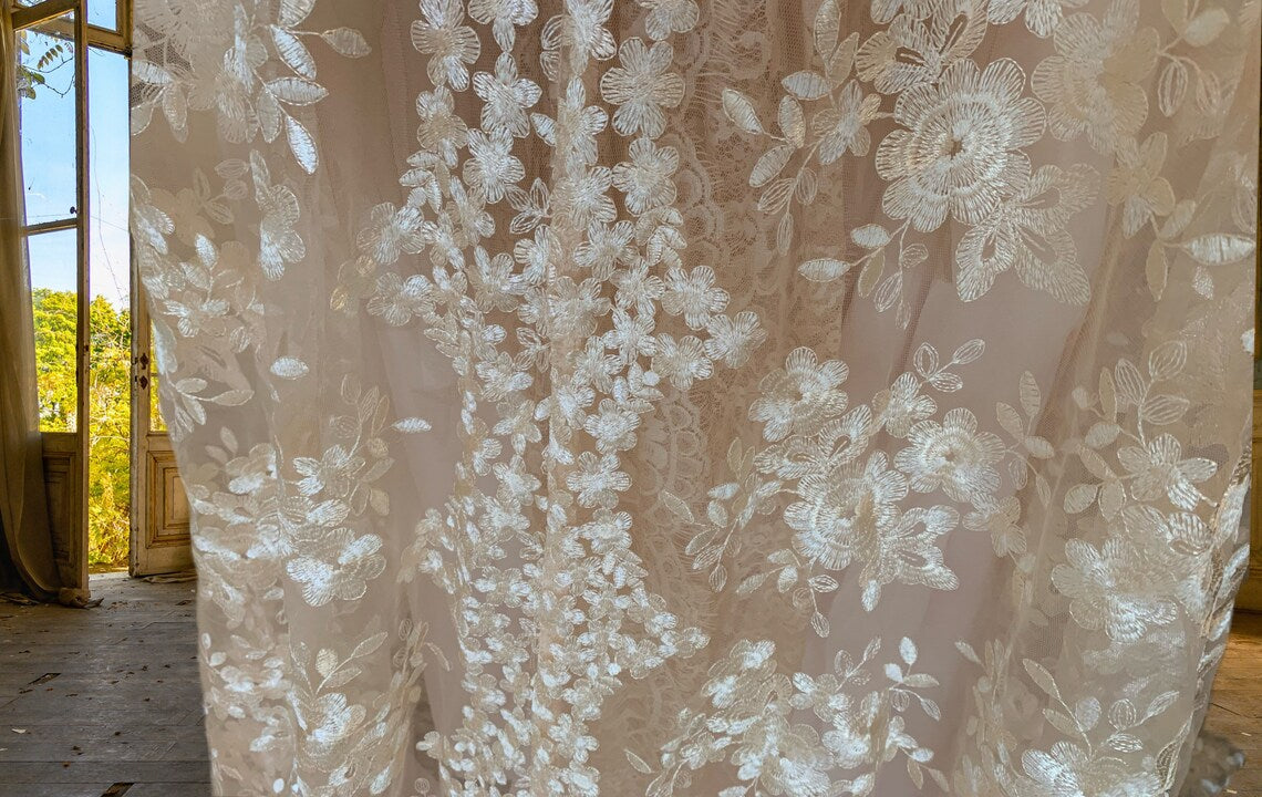 Dramatic Vintage Lace Cape - Atelier Calliste