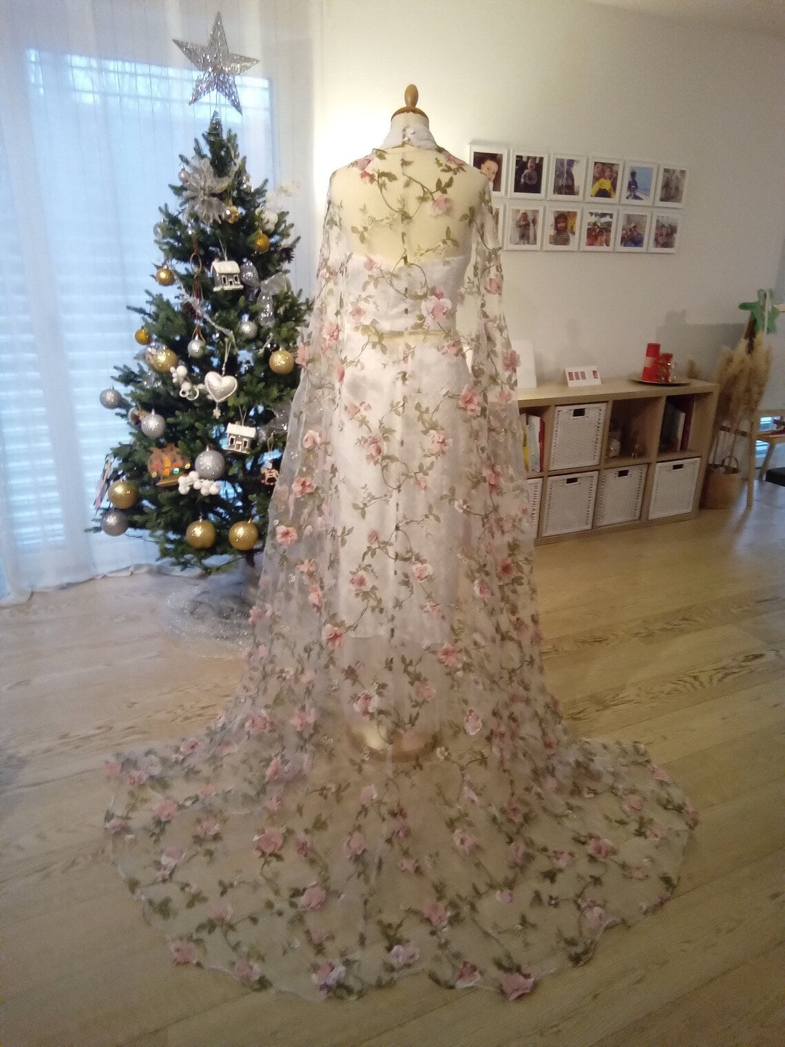 Romantic floral cape - Atelier Calliste