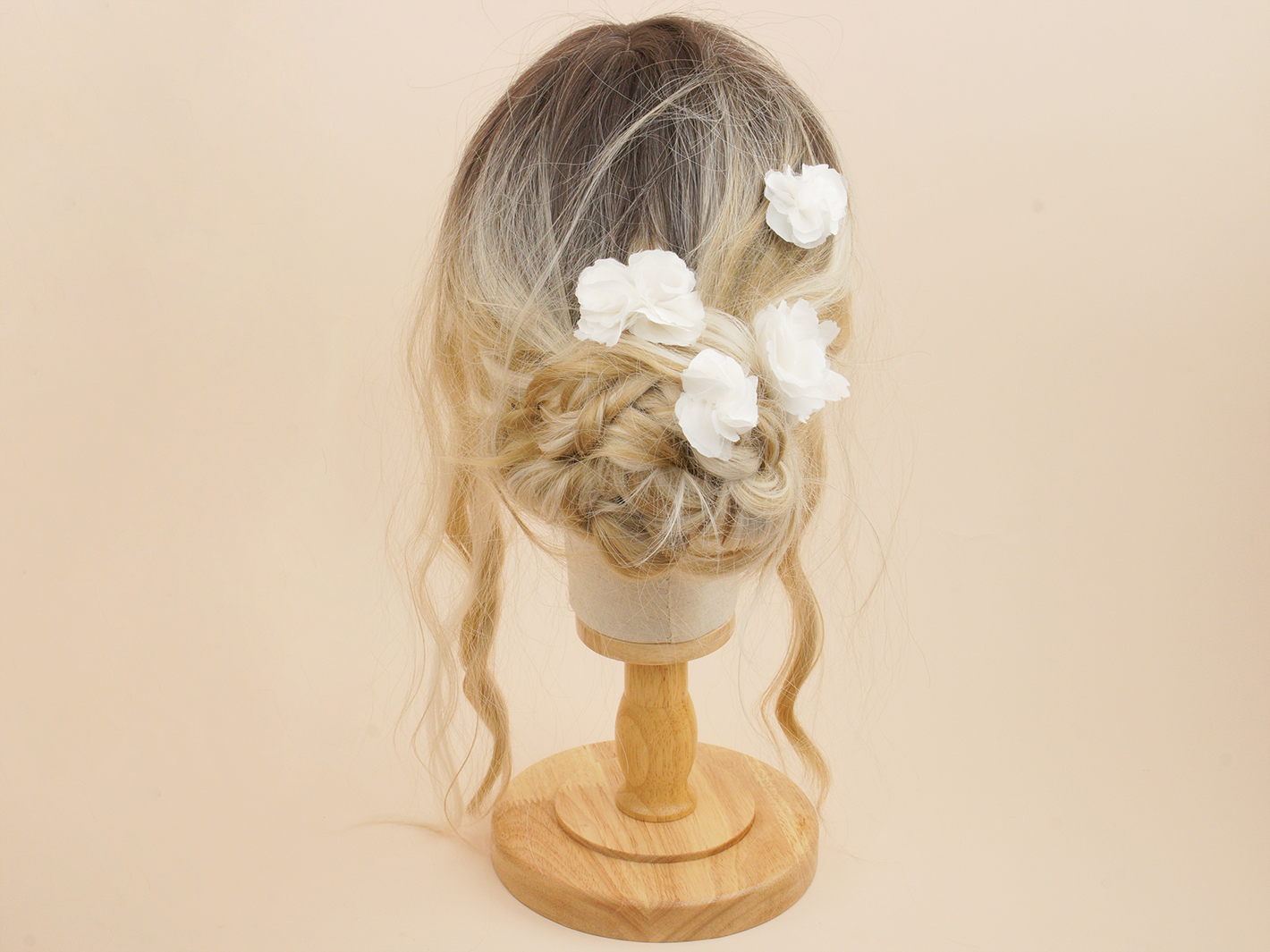 Adrielle luxury silk flowers bridal hair pin by PM Atelier featuring elegant silk floral design for wedding hairstyles.